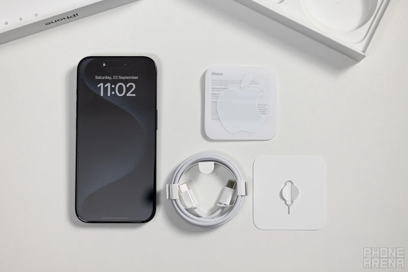 iPhone-15-Pro-unboxing