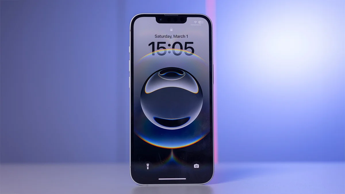 iPhone-16e-Review-No-Mans-Land